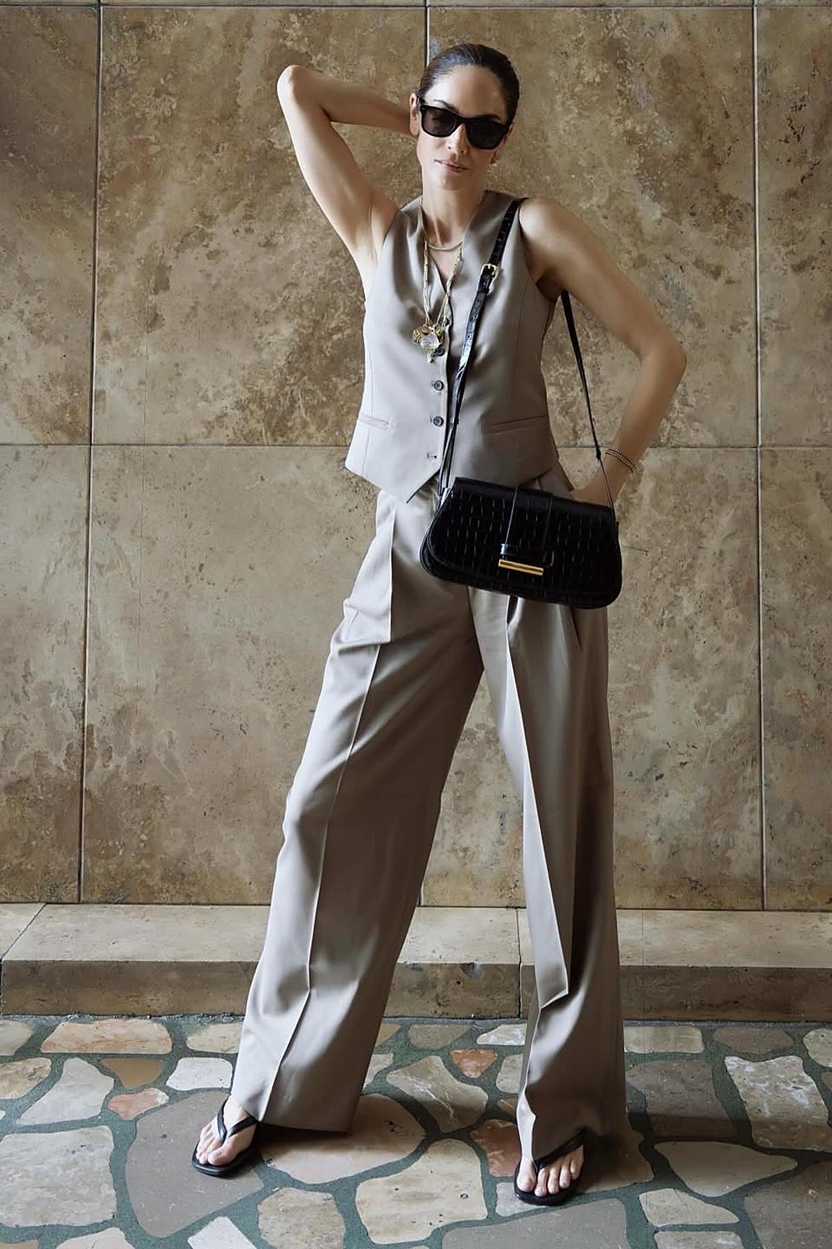 Eugenia Silva con un look de oficina.