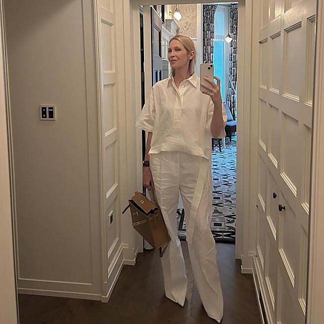 Kelly Rutherford con total look blanco