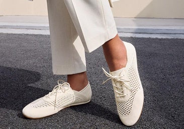 Zapatillas frescas con rejilla: la última moda para las que huyen de las clásicas deportivas