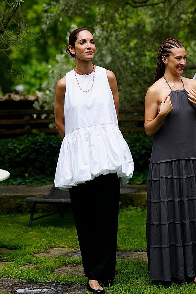 Eugenia Silva con un look con bailarinas.