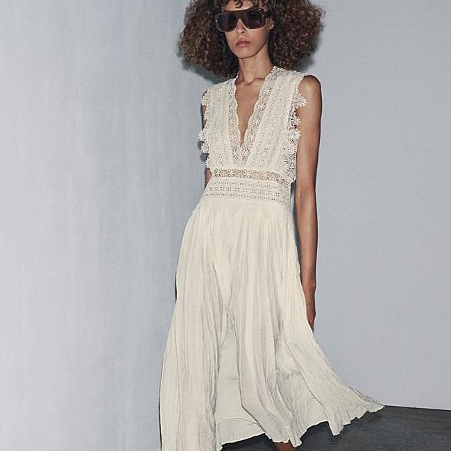 Vestido fluido midi con encaje