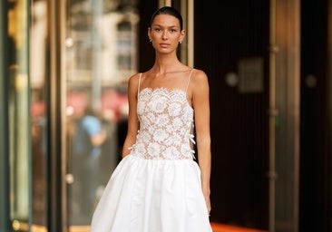 He encontrado en Zara el vestido más especial del verano: hace tipazo, potencia el bronceado y es muy romántico