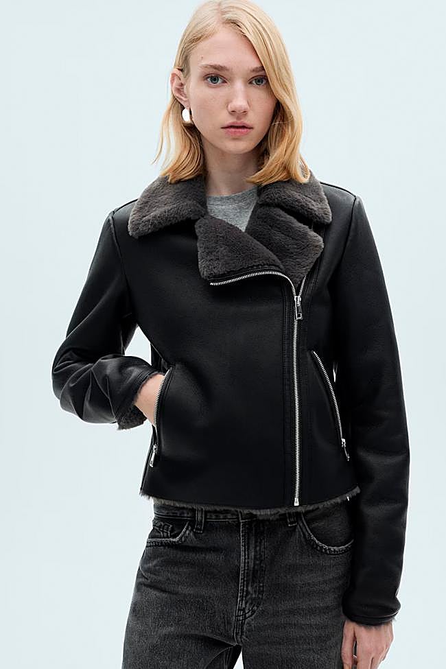 Chaqueta doble faz efecto piel de Mango.