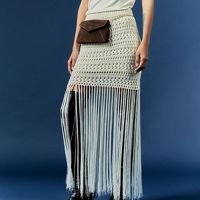 Falda de crochet con flecos largos