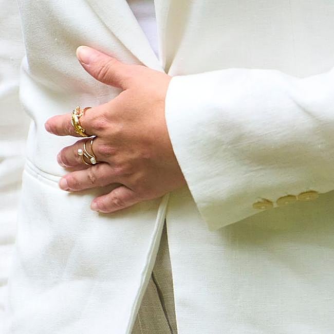 La princesa Leonor con un anillo de cocodrilo.