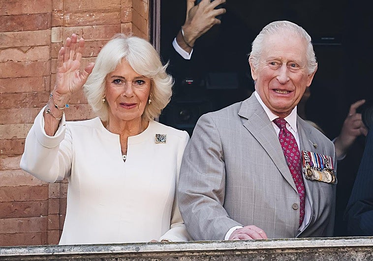 Carlos III de Inglaterra junto a la reina Camilla, en una imagen reciente.
