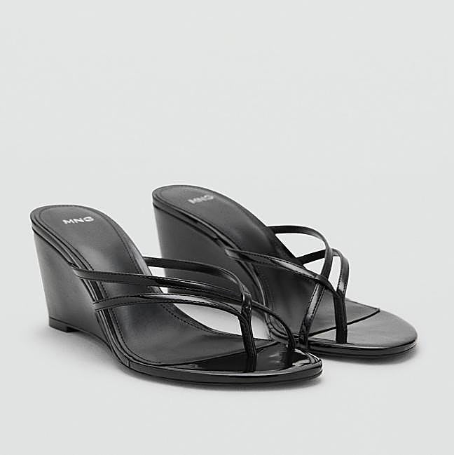 Las sandalias de Mango.