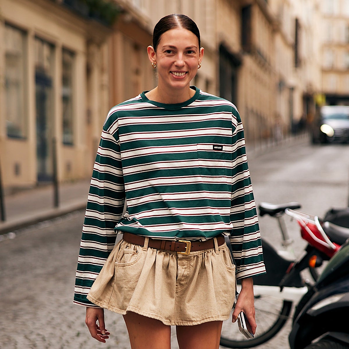 Mujer con look veraniego