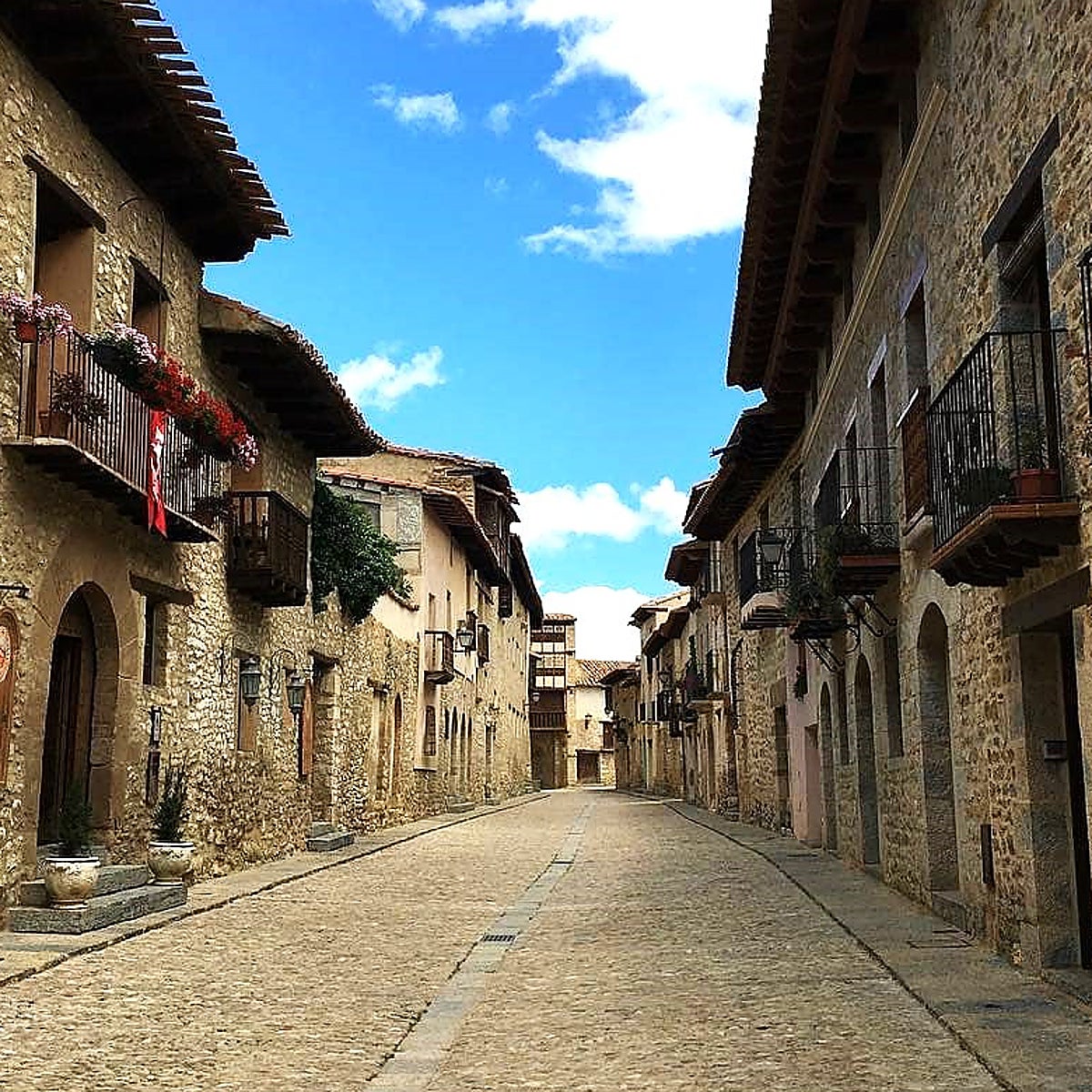 Mirambel tiene uno de los cascos antiguos más bonitos de España.