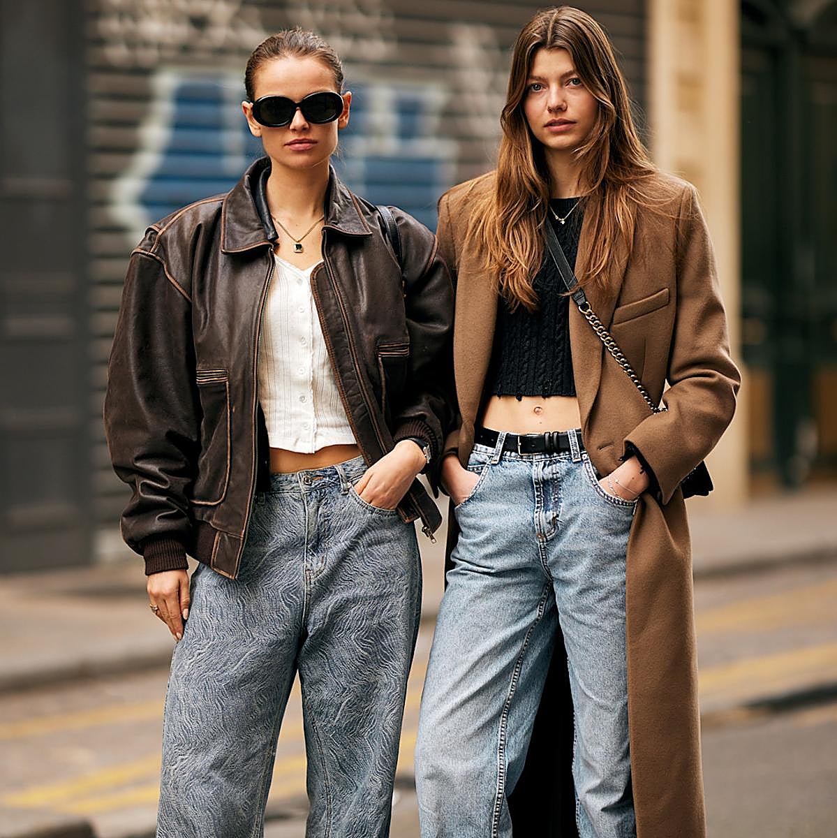 Mujeres con pantalones vaqueros