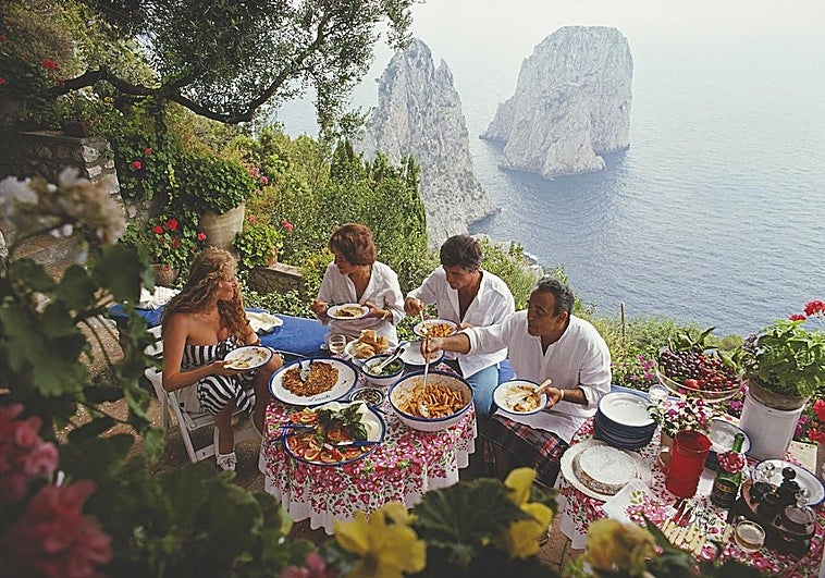 Imagen de Slim aarons que aparece en la serie de libros Winw & Travel de Assouline.