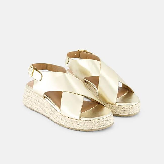 Sandalia de yute laminada (20€)