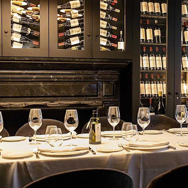 Uno de los salones privados del restaurante TATEL, en Madrid.