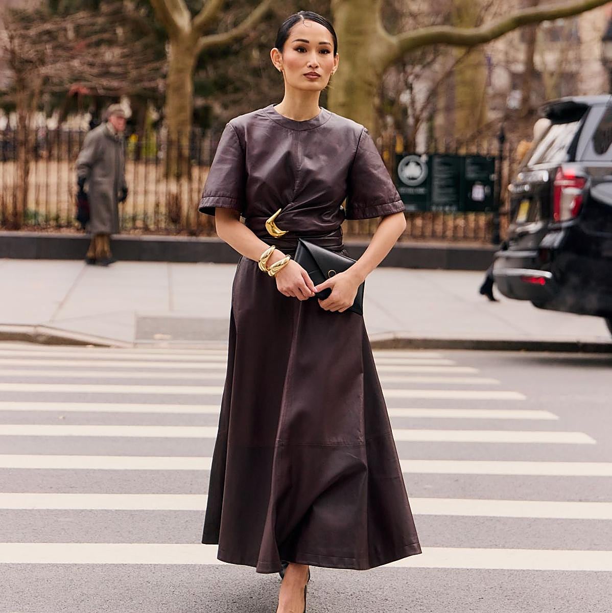 Un look con fruncido en la cintura.