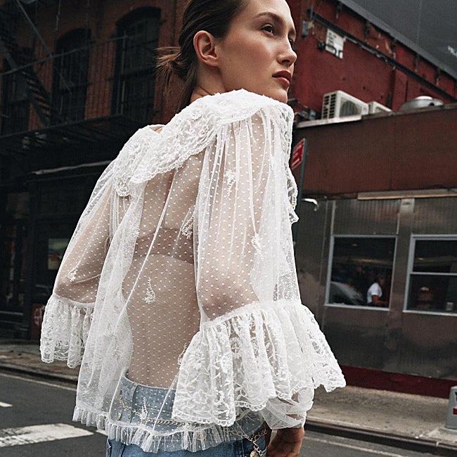 Blusa blanca de Zara (35,99 euros)