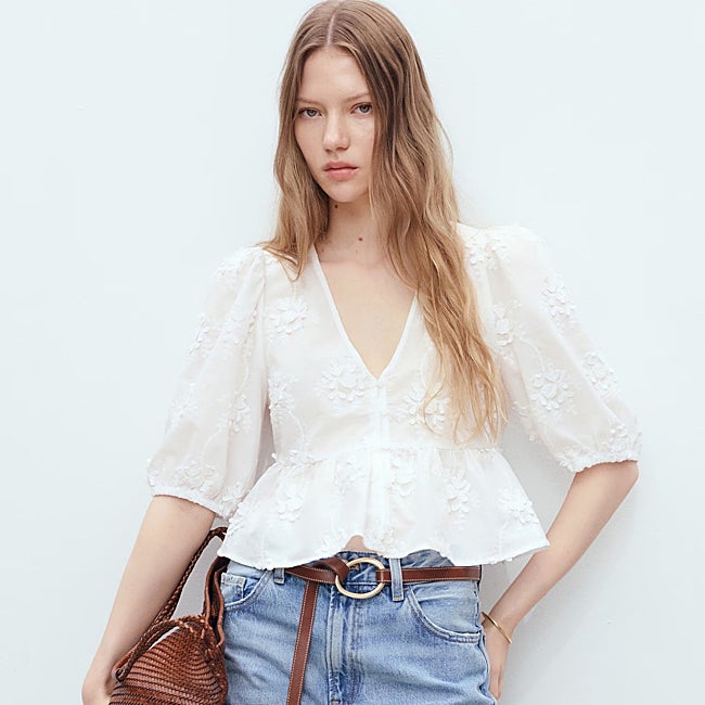 Camisa blanca de Mango (35,99 euros)