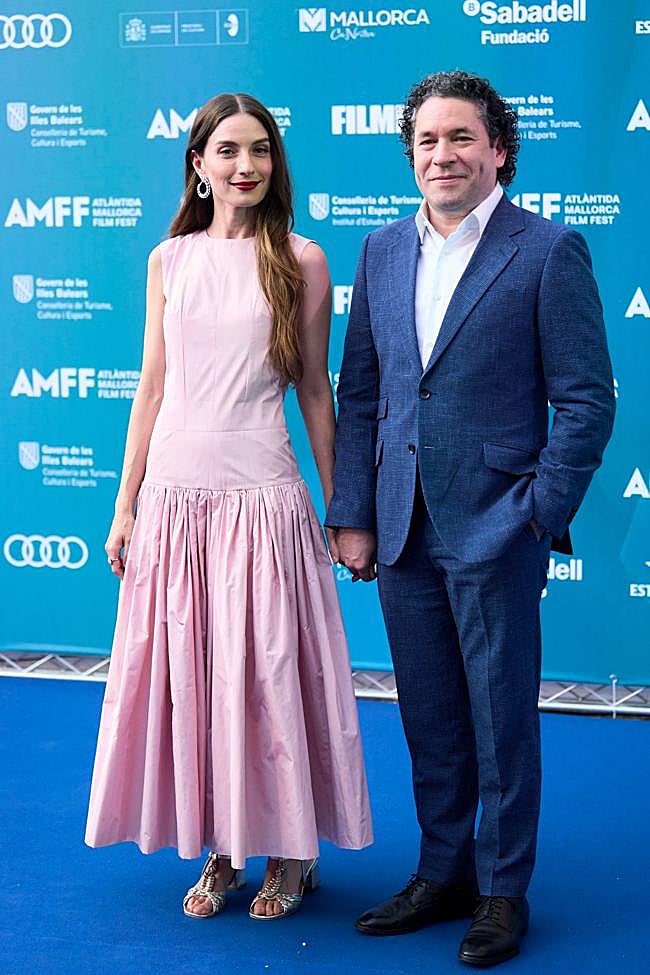 María Valverde con un vestido de Baro Lucas.