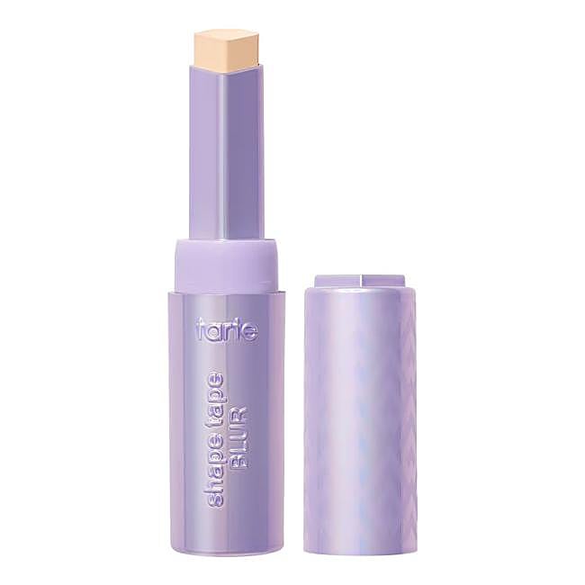 Shape Tape™ Blur Concealer Stick de Tarte. Precio: 30 euros