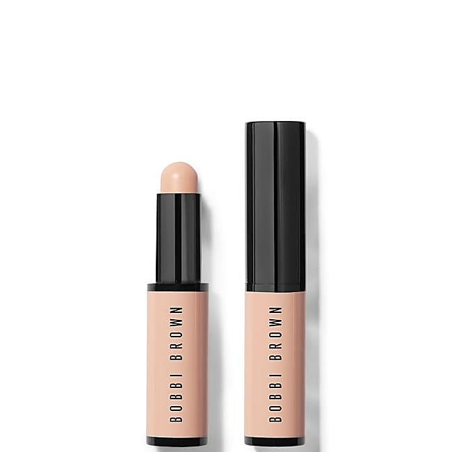 Skin Corrector Stick de Bobbi Brown. Precio: 33,95 euros