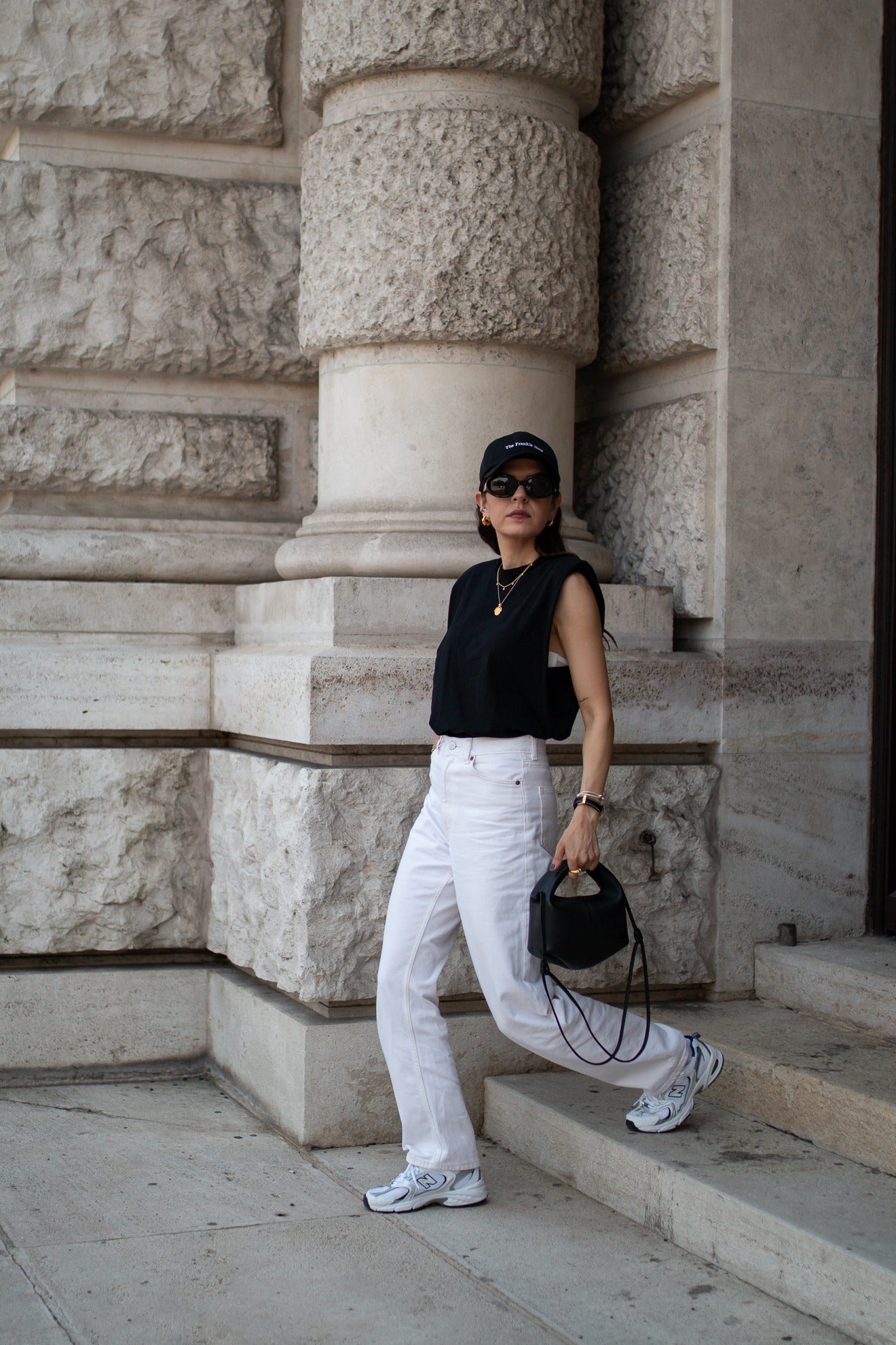 Un look con las zapatillas New Balance 530.