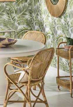 Imagen secundaria 2 - La camarera de mimbre de Balik cuesta 736 euros. Abajo, un diseño de IQ Home (510 euros) y la propuesta de El Corte Inglés, 145 euros. 