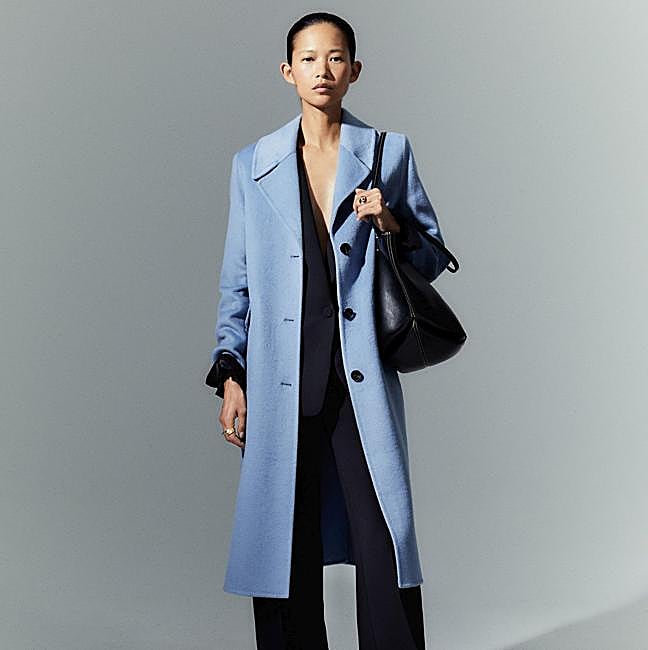 Abrigo largo color azul claro