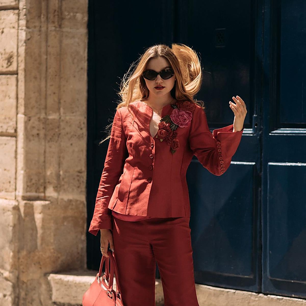 Influencer con cabello largo