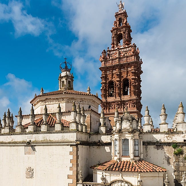 La impresionante iglesia de San Miguel Arcángel.