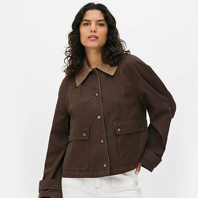 Cazadora campestre con cuello a contraste