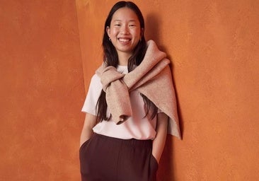 Modelo con prendas de Primark