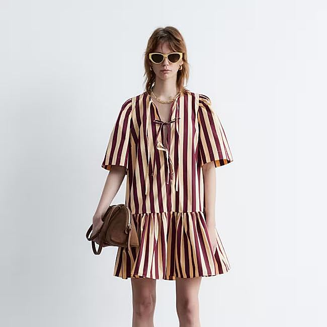 Minivestido de rayas de &OtherStories, 79 euros.