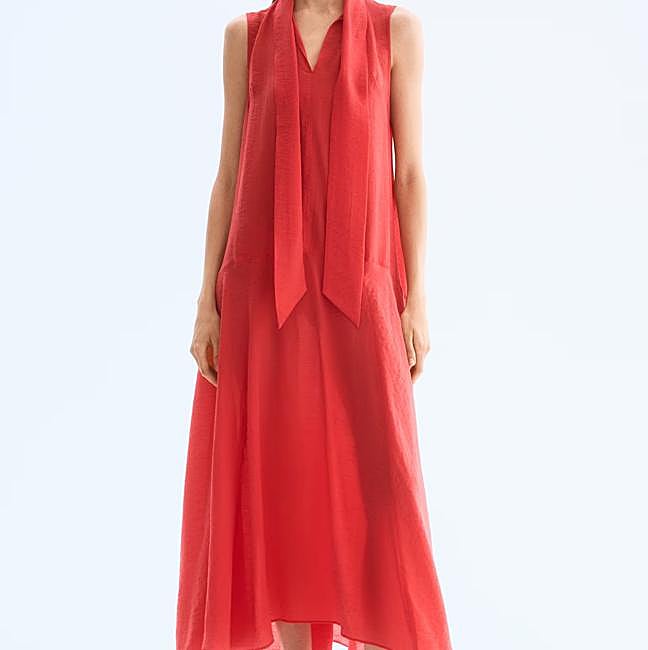 Vestido rojo de organza de H&M, 69,99 euros.