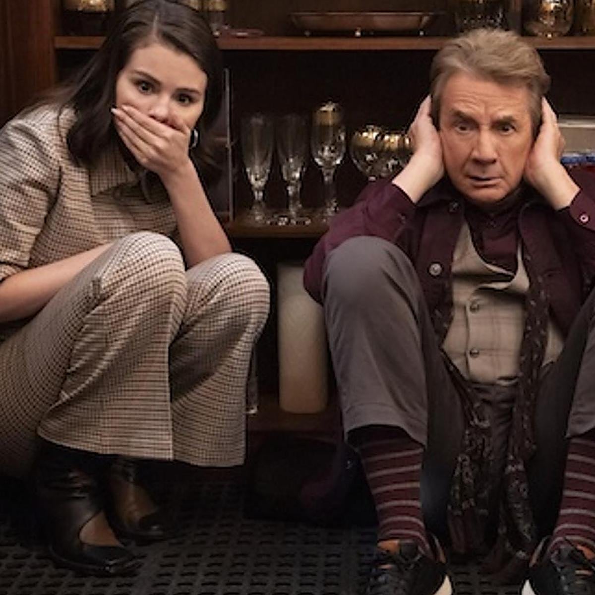 Selena Gómez y Martin Short en una imagen de la quinta temporada de Solo asesinatos en el edificio.