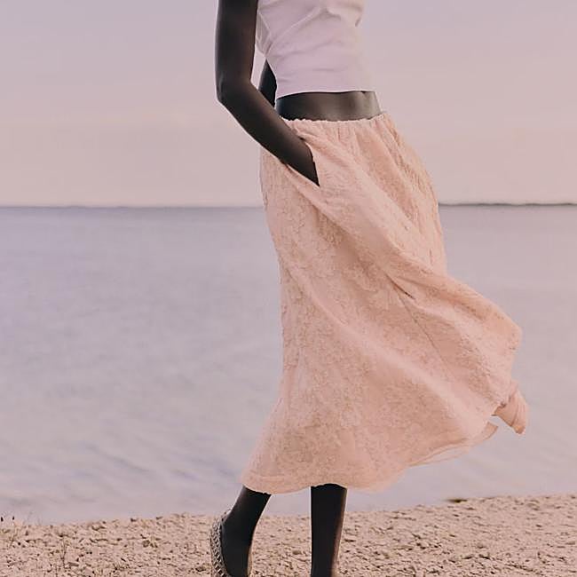 Falda larga de H&M, 89,99 euros.