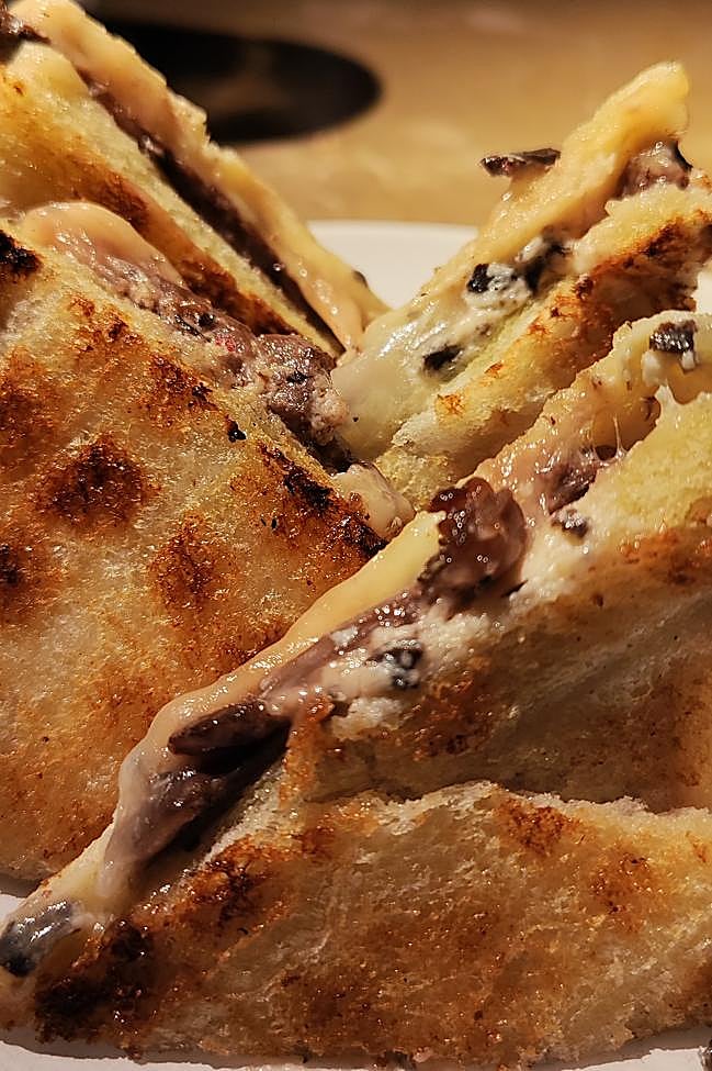 El suculento bikini de Mena, el restaurante de Aurelio Morales en La Finca Grand Café.