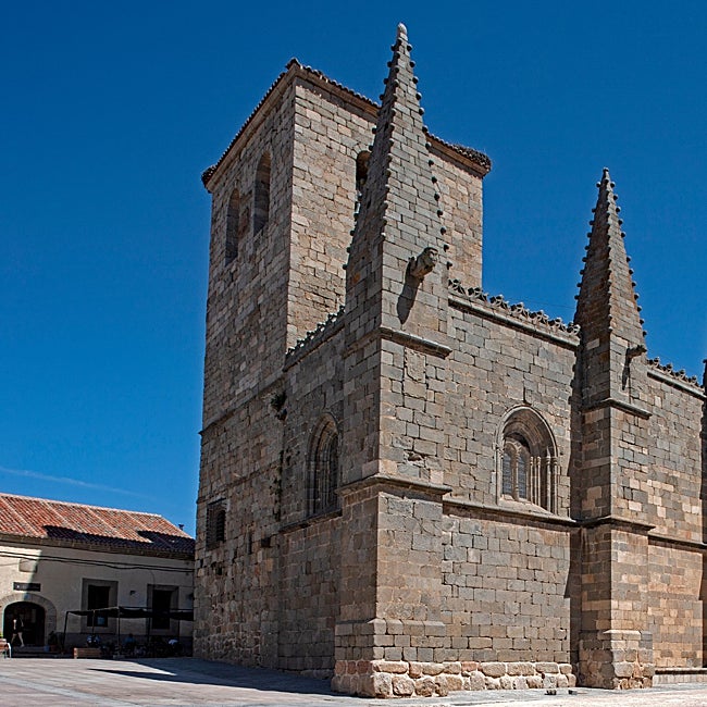 Así de imponente es la iglesia de San Martín de Tours de Bonilla.