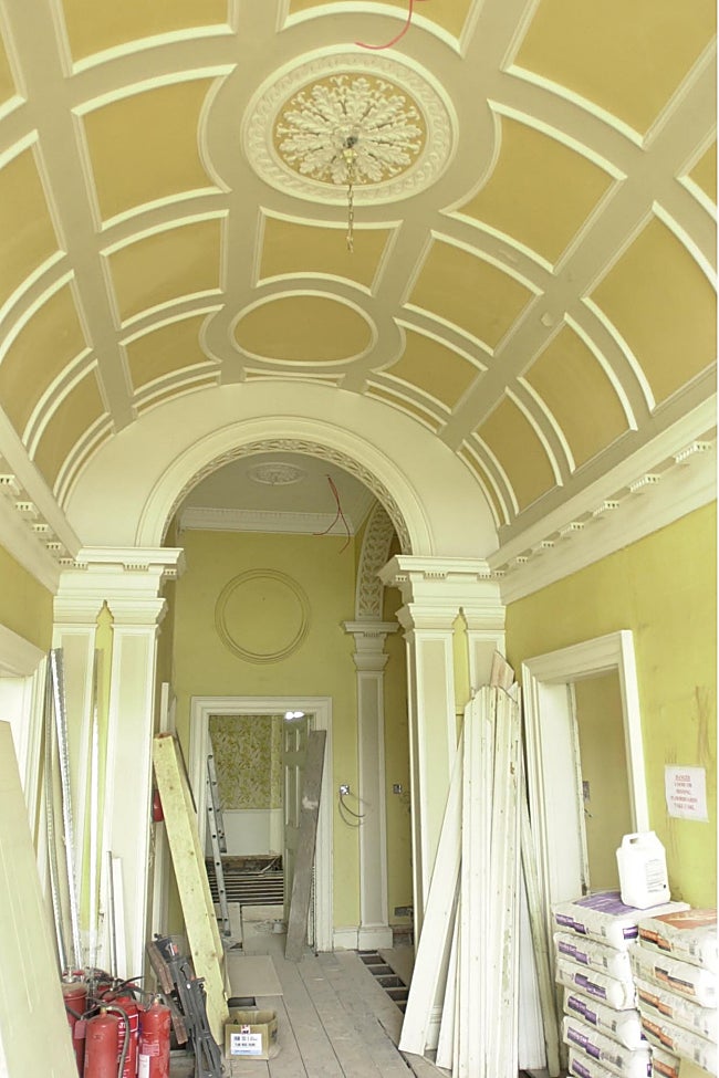 Una de las estancias de Forest Lodge durante las reformas de 2001.