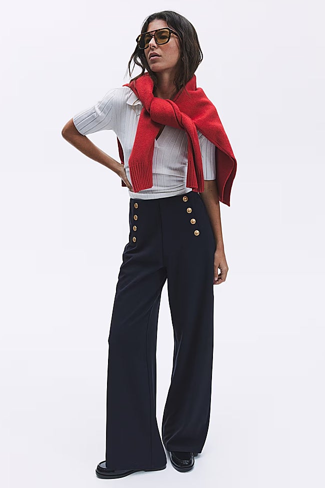 Pantalón con botones de H&M (19,95 euros)