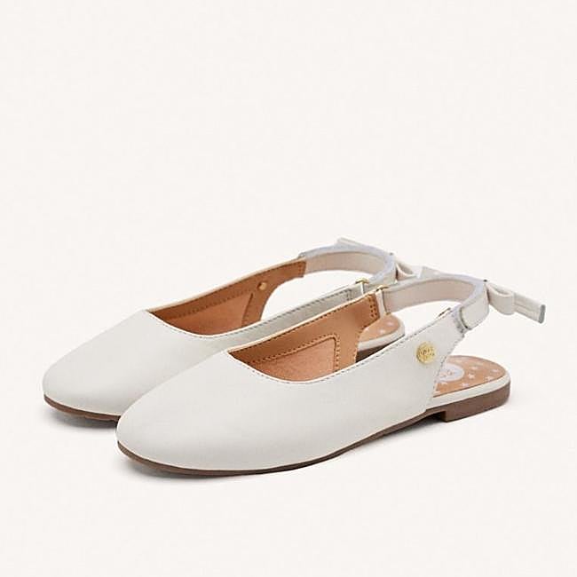 Bailarinas destalonadas piel Bagley de Gioseppo Kids. (39,95 euros).