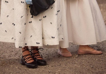 Vuelven las bailarinas para este otoño 2025 y estos son los modelos que más se van a llevar