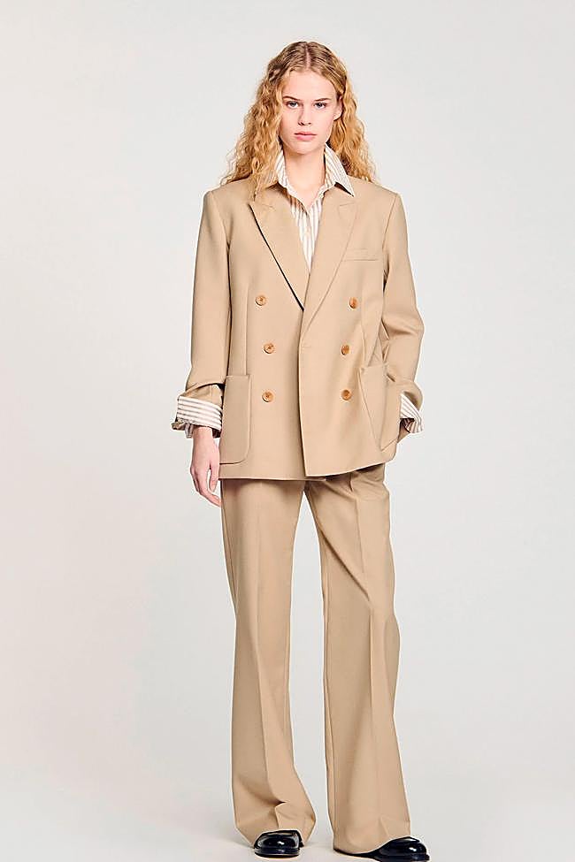 Blazer oversize en beis de Sandro.