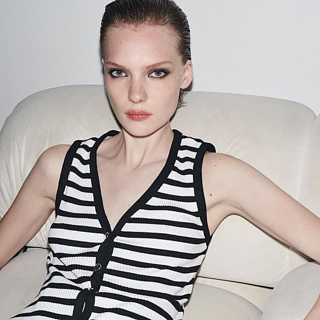 Cárdigan de rayas de Zara, 17,95 euros.