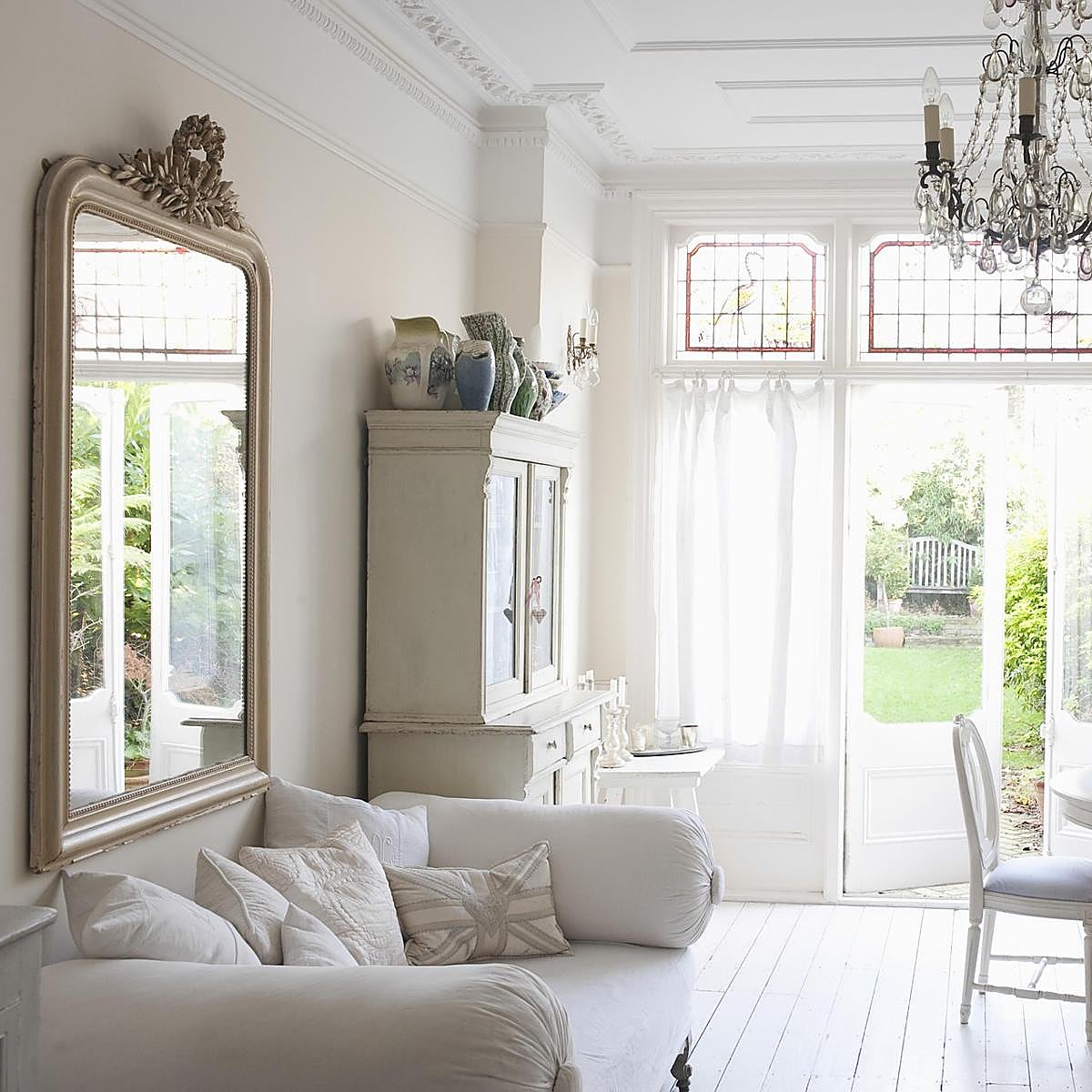 La teoría de los espejos, el truco deco de los expertos para que una casa parezca más grande y luminosa