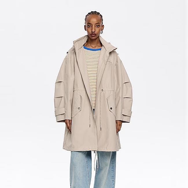 Gabardina con capucha de Bimba y Lola, 110 euros.