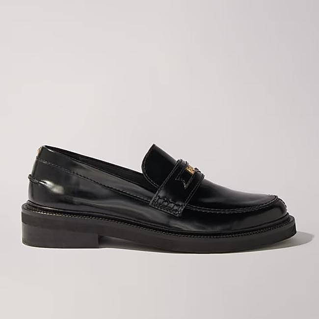 Mocasines de piel de Maje, 325 euros.