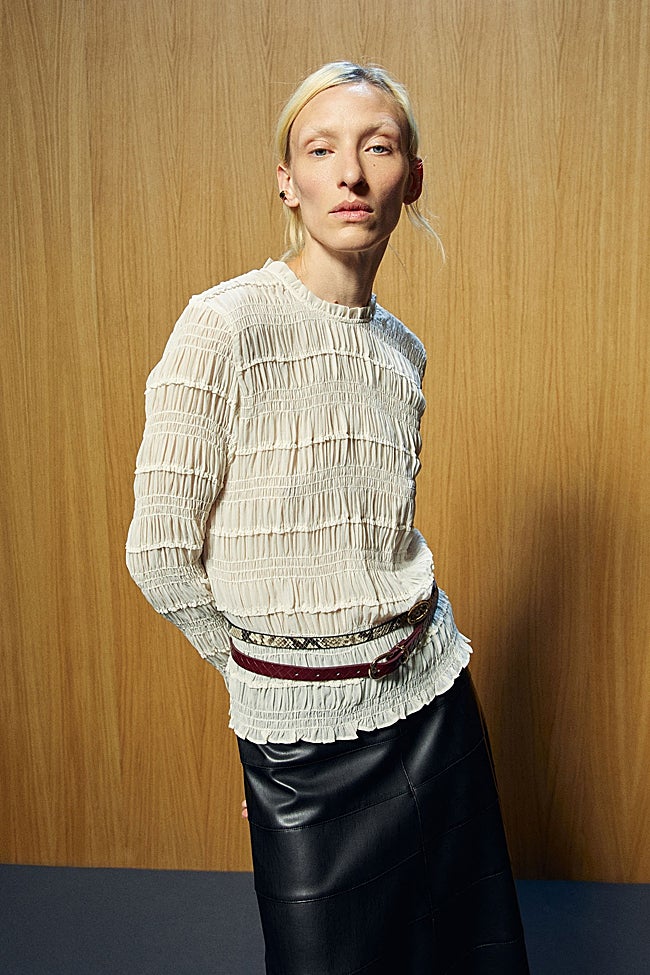 Camisa con fruncidos de Sfera (35,99 euros)