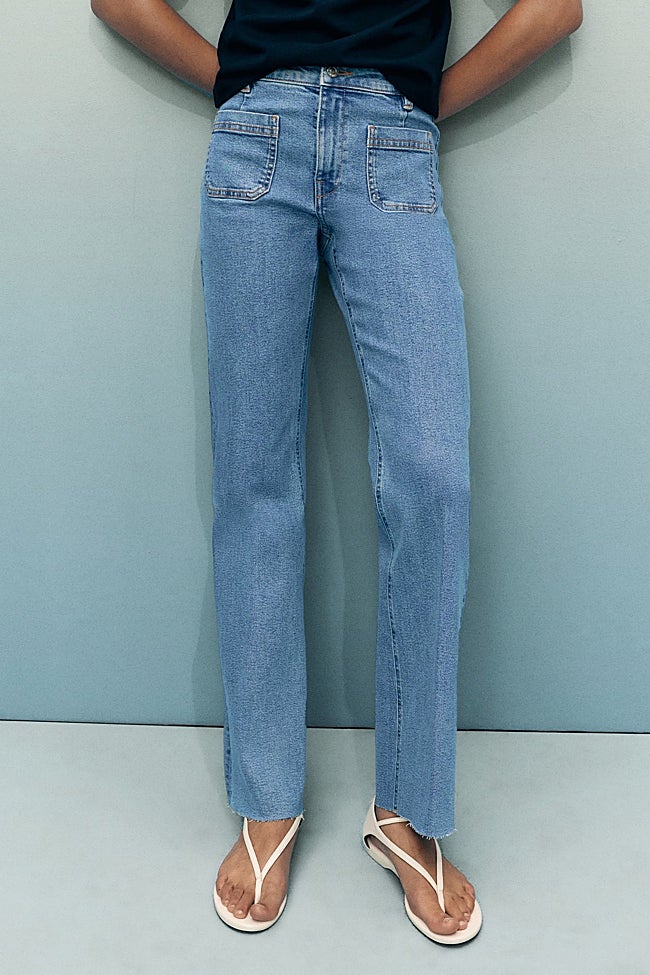 Vaqueros rectos de Mango (29,99 euros)