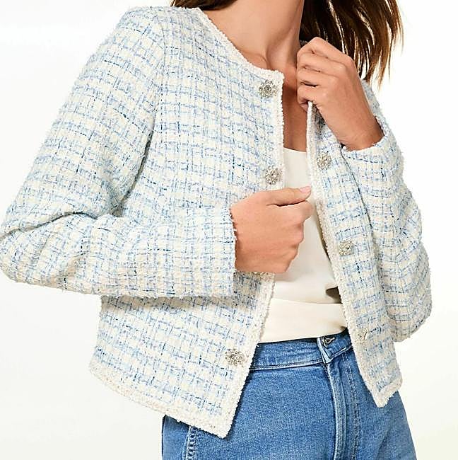 Chaqueta efecto tweed bouclé de Lipsy, a la venta en Zalando, 72 euros.