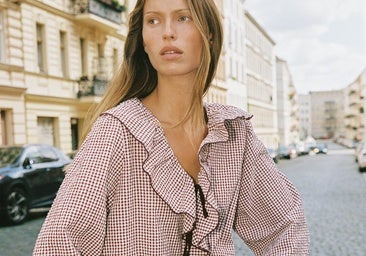 Así son, y así se llevan este otoño, las camisas con estampado de cuadros