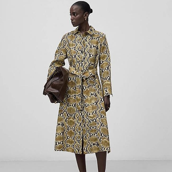 Vestido camisero estampado de Adolfo Domínguez, 79 euros.